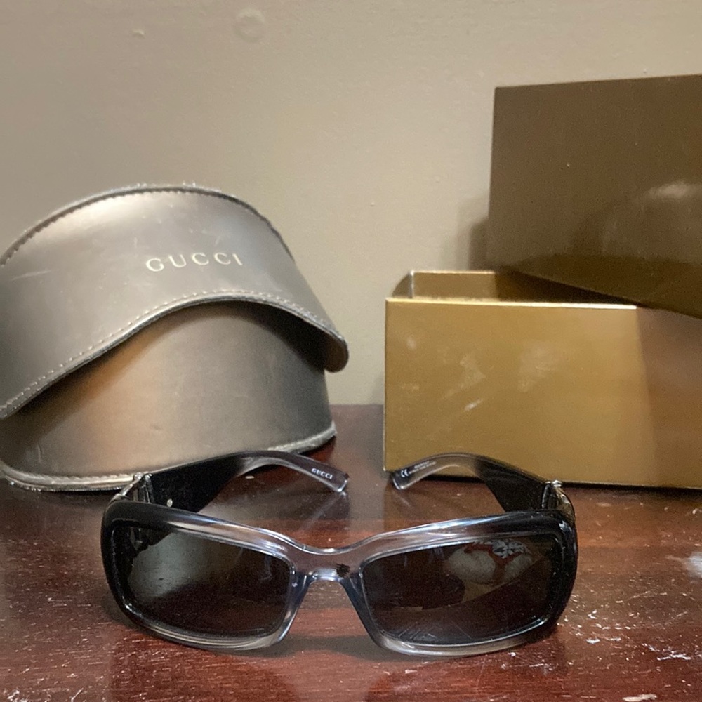Gucci ladies sunglasses